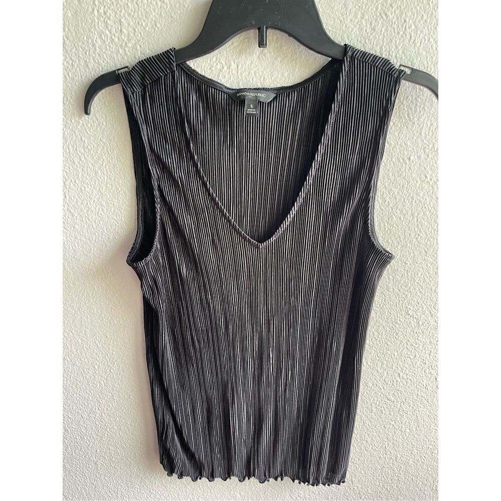 ❤️Banana Republic Sleeveless Top 
